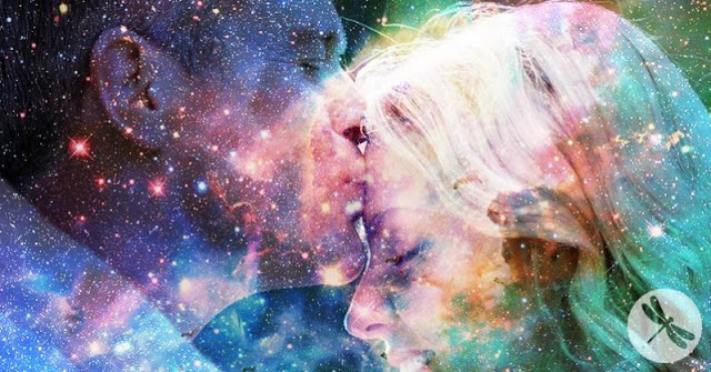The Incredible Power of the ‘Third Eye’ Kiss
